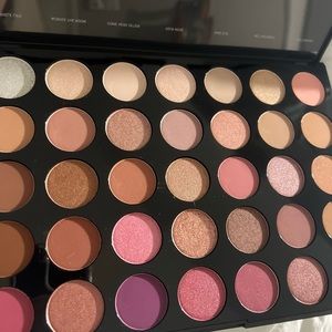 Morphe Natural Flirt Eyeshadow Pallete